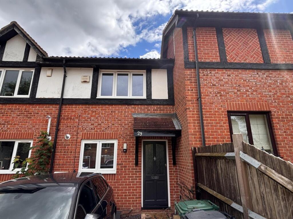 2 bed Mid Terraced House for rent in Redhill. From Woodlands Estate Agents - Redhill - Sales
