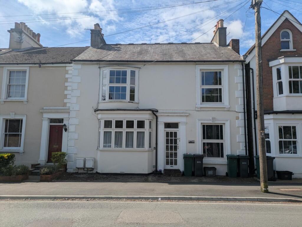 3 bed 1st Floor Flat for rent in Reigate. From Woodlands Estate Agents - Redhill - Sales
