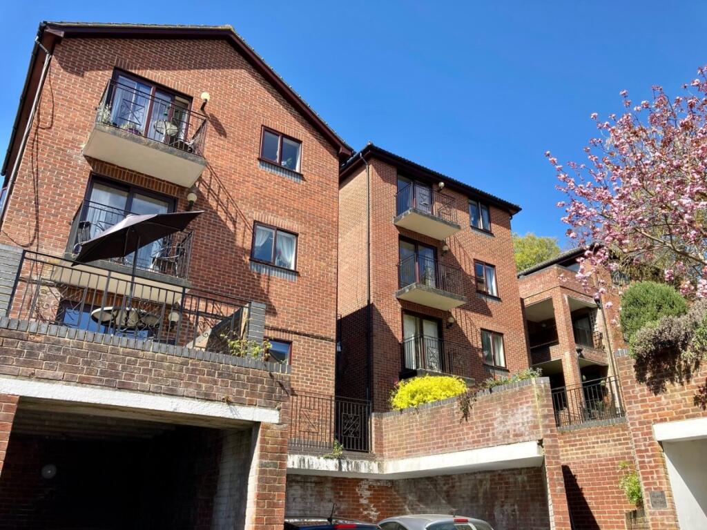 1 bed 1st Floor Flat for rent in Redhill. From Woodlands Estate Agents - Redhill - Sales 1 bed 1st Floor Flat for rent in Redhill. From Woodlands Estate Agents - Redhill - Sales