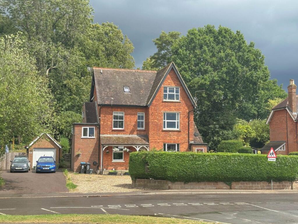 1 bed Apartment for rent in South Nutfield. From Woodlands Estate Agents - Redhill - Sales 1 bed Apartment for rent in South Nutfield. From Woodlands Estate Agents - Redhill - Sales