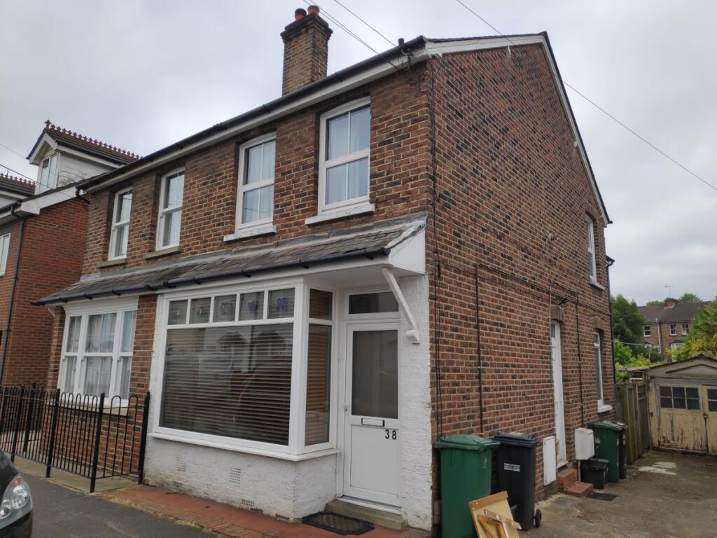1 bed Apartment for rent in Redhill. From Woodlands Estate Agents - Redhill - Sales 1 bed Apartment for rent in Redhill. From Woodlands Estate Agents - Redhill - Sales