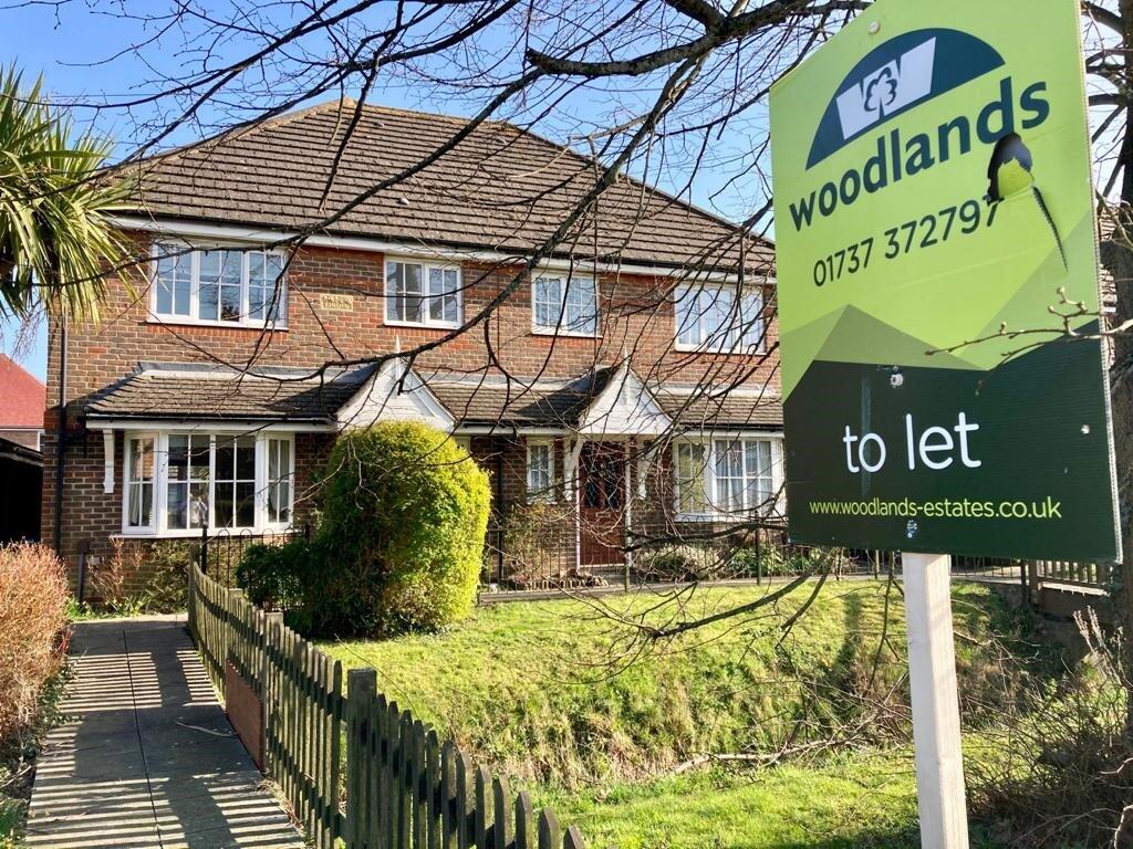 3 bed Semi Detached for rent in Horley. From Woodlands Estate Agents - Redhill - Sales 3 bed Semi Detached for rent in Horley. From Woodlands Estate Agents - Redhill - Sales