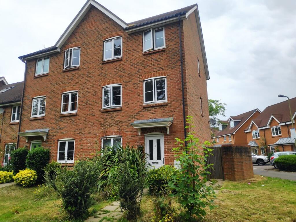 4 bed Mid Terraced House for rent in Redhill. From Woodlands Estate Agents - Redhill - Sales 4 bed Mid Terraced House for rent in Redhill. From Woodlands Estate Agents - Redhill - Sales
