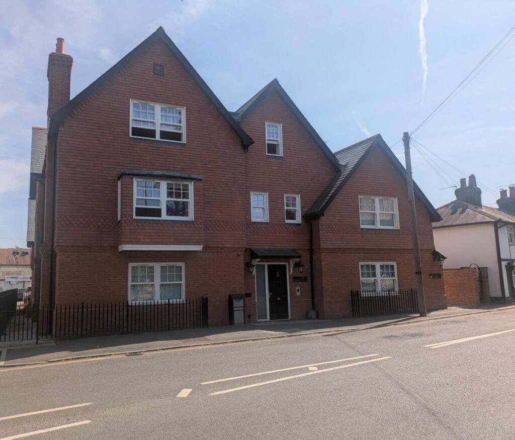1 bed Apartment for rent in Leatherhead. From Woodlands Estate Agents - Redhill - Sales