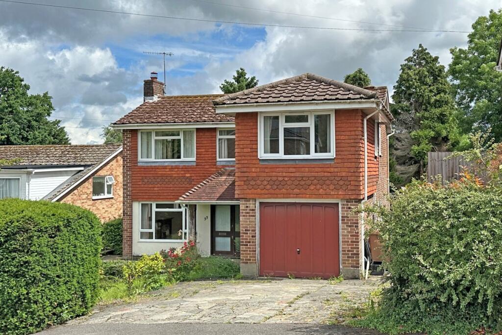 4 bed Detached for rent in Reigate. From Woodlands Estate Agents - Redhill - Sales