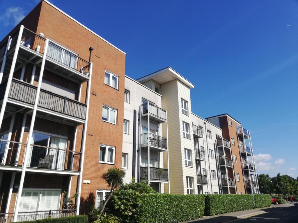 1 bed Apartment for rent in Redhill. From Woodlands Estate Agents - Redhill - Sales