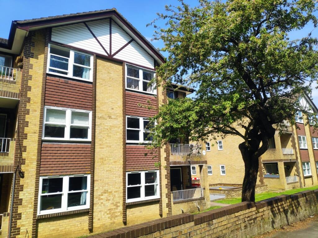 1 bed 1st Floor Flat for rent in Redhill. From Woodlands Estate Agents - Redhill - Sales 1 bed 1st Floor Flat for rent in Redhill. From Woodlands Estate Agents - Redhill - Sales