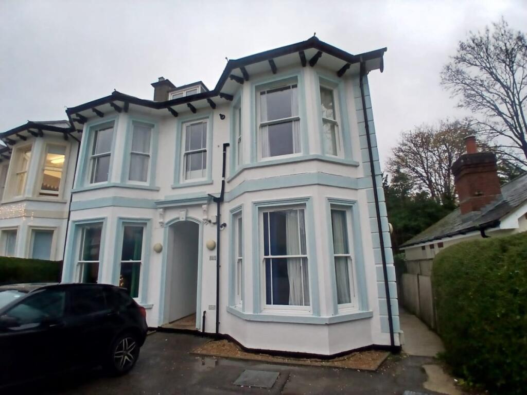 1 bed Apartment for rent in Reigate. From Woodlands Estate Agents - Redhill - Sales
