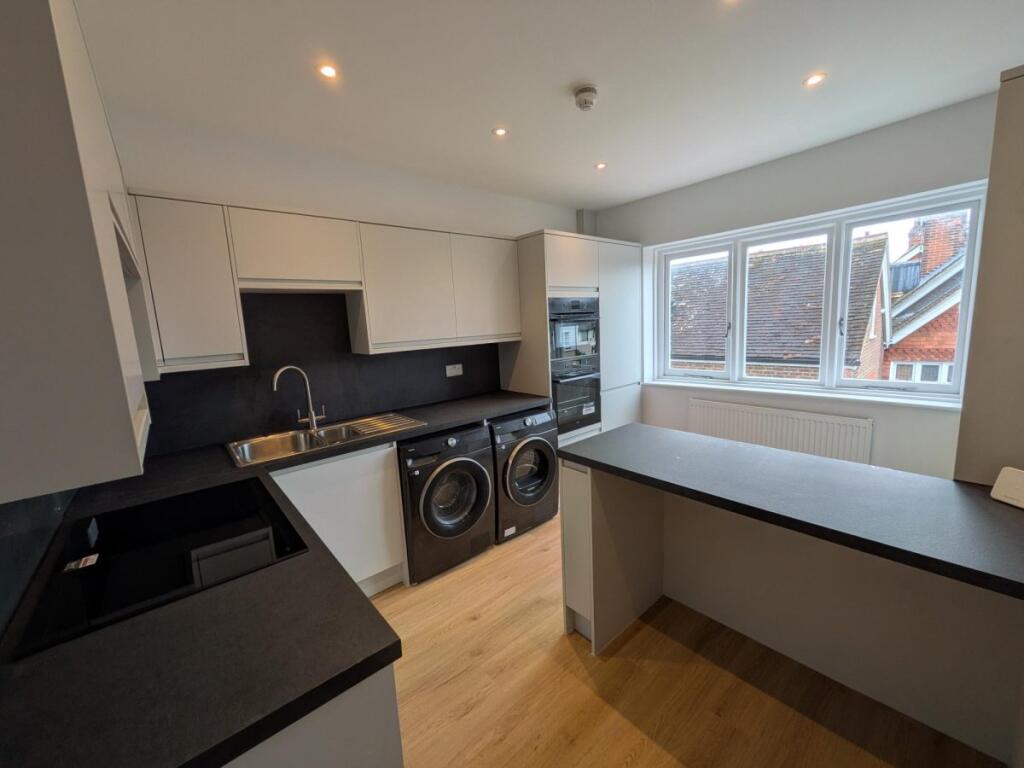 0 bed House Share for rent in Reigate. From Woodlands Estate Agents - Redhill - Sales