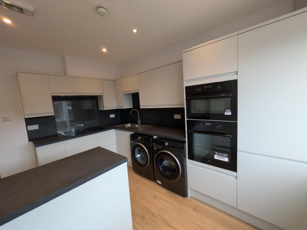 0 bed House Share for rent in Reigate. From Woodlands Estate Agents - Redhill - Sales