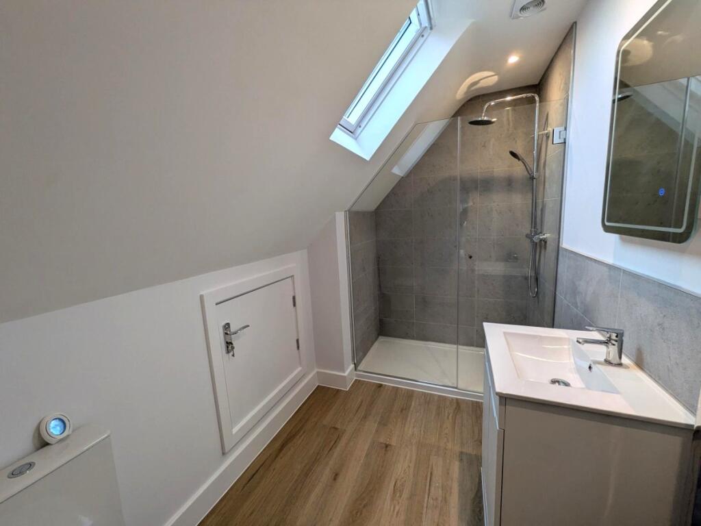 0 bed House Share for rent in Reigate. From Woodlands Estate Agents - Redhill - Sales