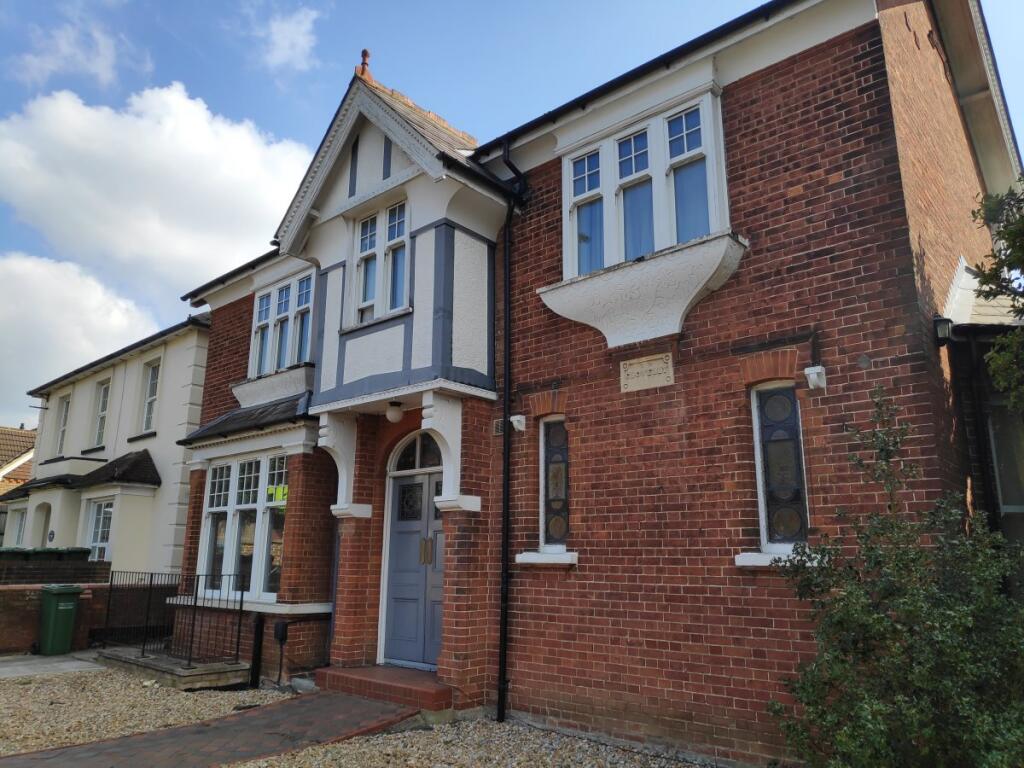 0 bed 1st Floor Flat for rent in Redhill. From Woodlands Estate Agents - Redhill - Sales