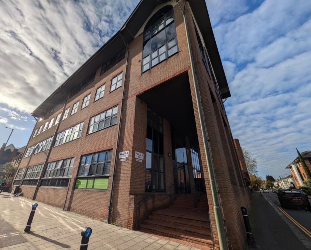 2 bed Apartment for rent in Redhill. From Woodlands Estate Agents - Redhill - Sales
