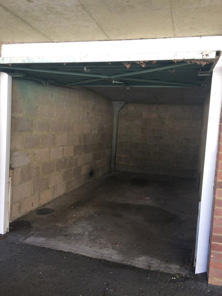 0 bed Garages for rent in Carshalton. From Woodlands Estate Agents - Redhill - Sales