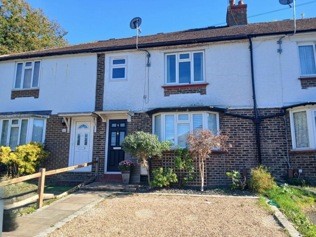3 bed Mid Terraced House for rent in Redhill. From Woodlands Estate Agents - Redhill - Sales