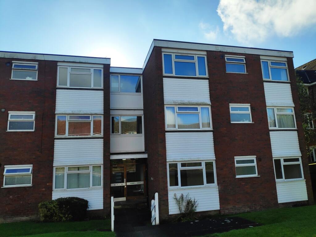 2 bed Apartment for rent in Redhill. From Woodlands Estate Agents - Redhill - Sales