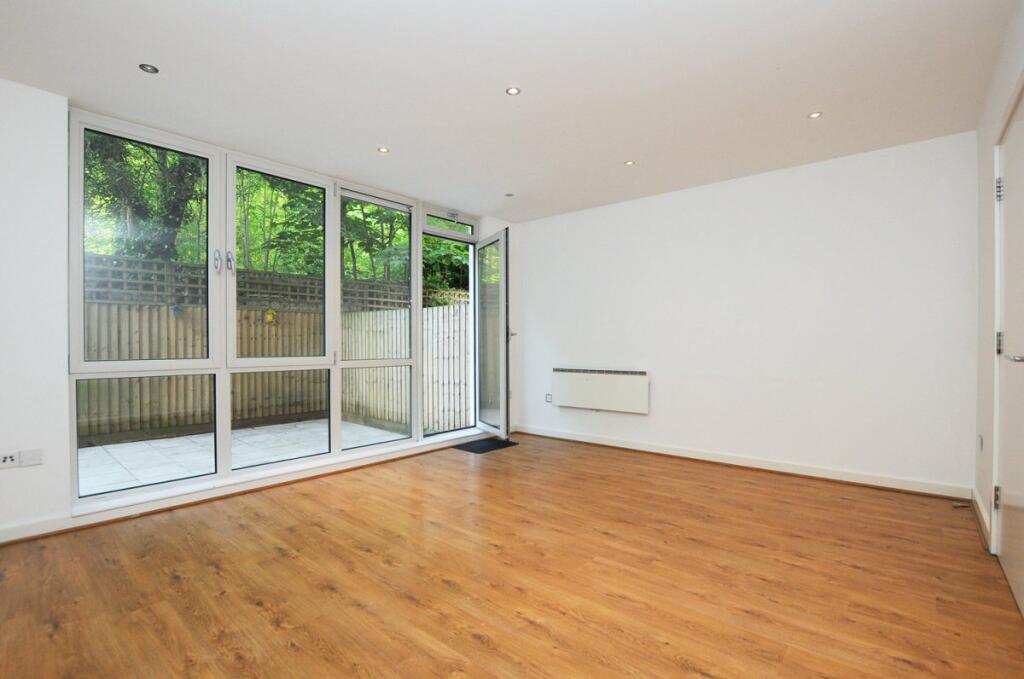 3 bed Maisonette for rent in Stoke Newington. From Next Move