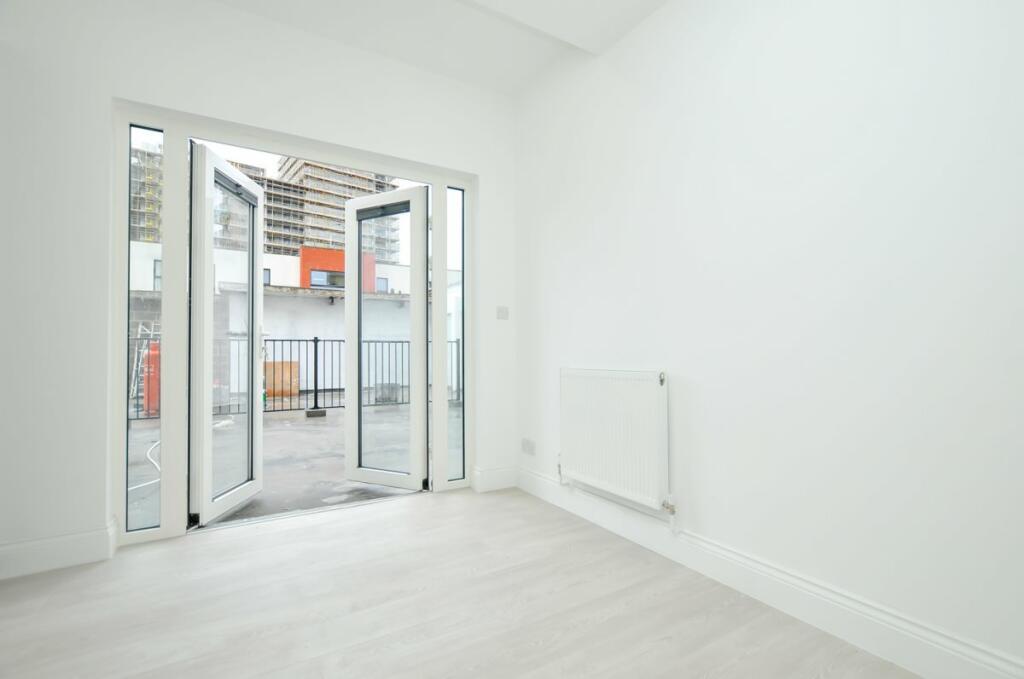 2 bed Flat for rent in Camberwell. From Next Move
