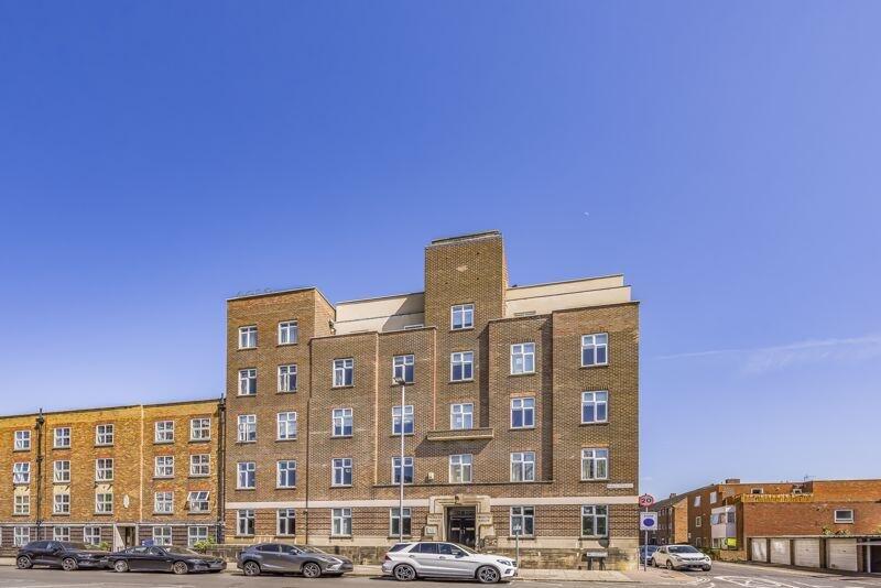 4 bed 1st Floor Flat for rent in Portsmouth. From Next Move