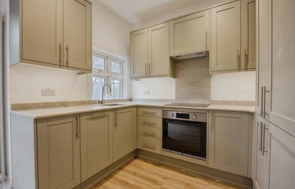 2 bed 1st Floor Flat for rent in Coulsdon. From Next Move