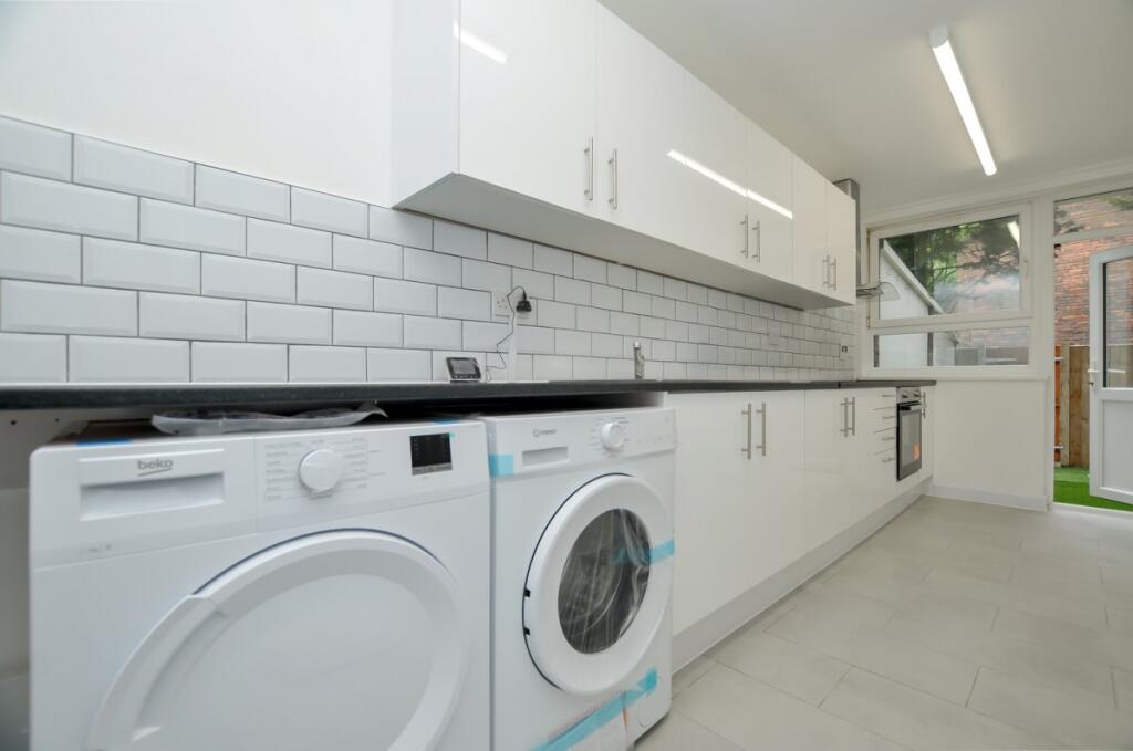 3 bed 1st Floor Flat for rent in Tottenham. From Next Move