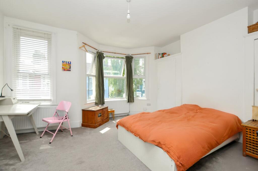 5 bed Mid Terraced House for rent in Stoke Newington. From Next Move