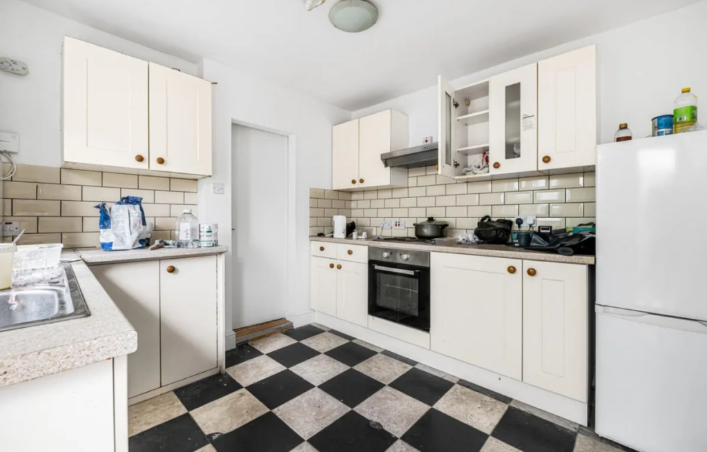 3 bed Detached for rent in Croydon. From Next Move 3 bed Detached for rent in Croydon. From Next Move