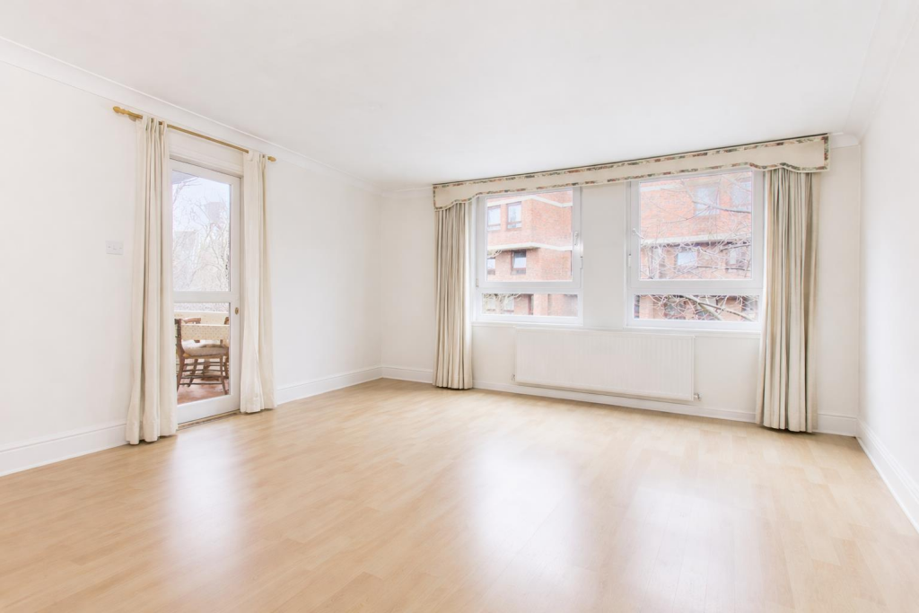 1 bed 1st Floor Flat for rent in London. From Tates