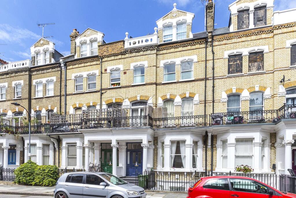 2 bed 1st Floor Flat for rent in Kensington. From Tates 2 bed 1st Floor Flat for rent in Kensington. From Tates