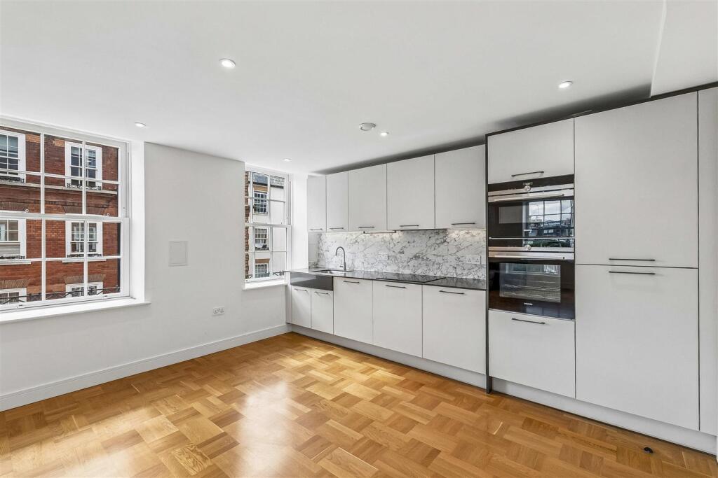 4 bed Detached for rent in Kensington. From Tates