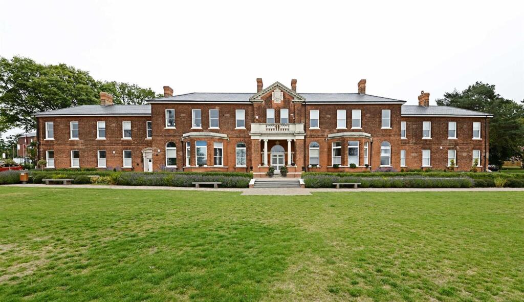 3 bed 1st Floor Flat for rent in Finchley. From Squires Estates - Mill Hill