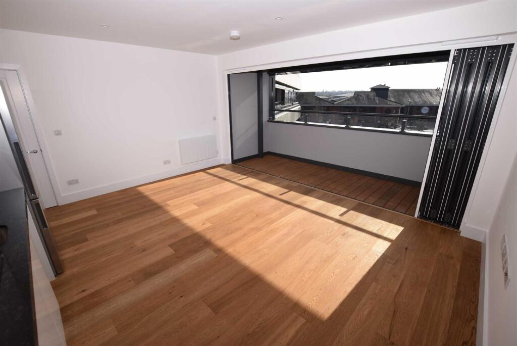 1 bed 1st Floor Flat for rent in Borehamwood. From Squires Estates - Mill Hill