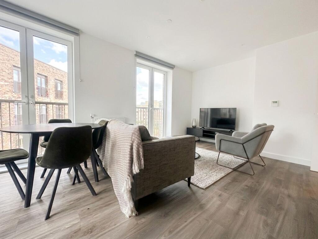 2 bed 1st Floor Flat for rent in Finchley. From Squires Estates - Mill Hill