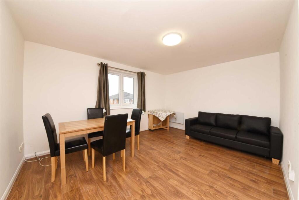 2 bed 1st Floor Flat for rent in Hendon. From Squires Estates - Mill Hill
