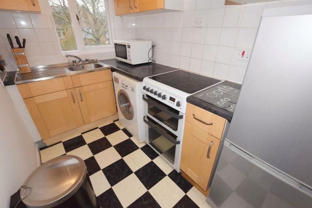 1 bed 1st Floor Flat for rent in Hendon. From Squires Estates - Mill Hill 1 bed 1st Floor Flat for rent in Hendon. From Squires Estates - Mill Hill