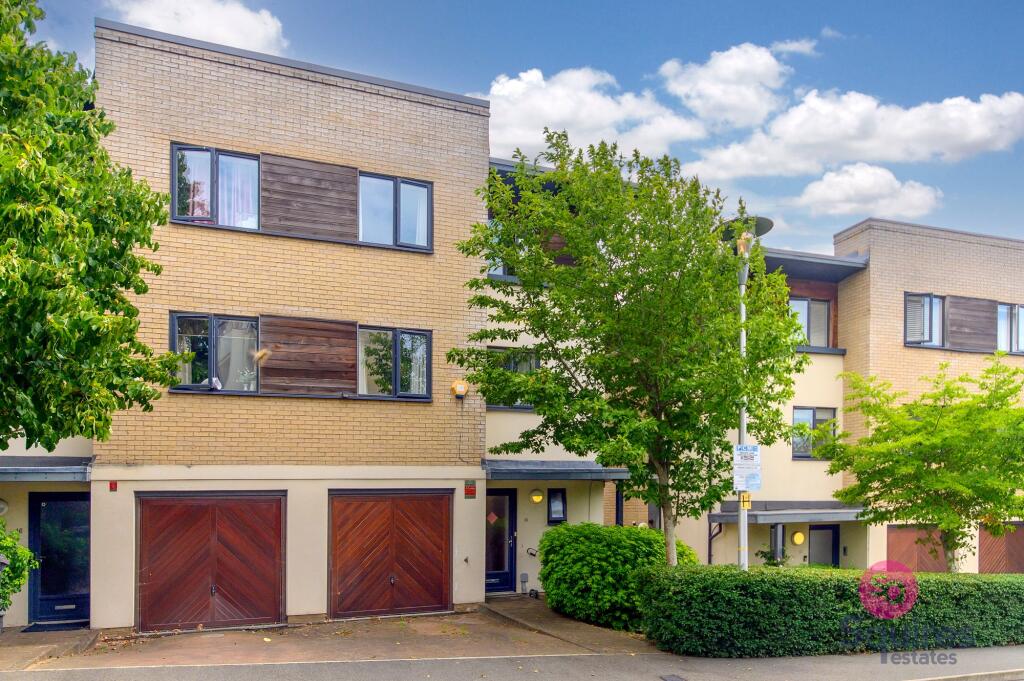 4 bed Semi Detached for rent in London. From Squires Estates - Mill Hill 4 bed Semi Detached for rent in London. From Squires Estates - Mill Hill