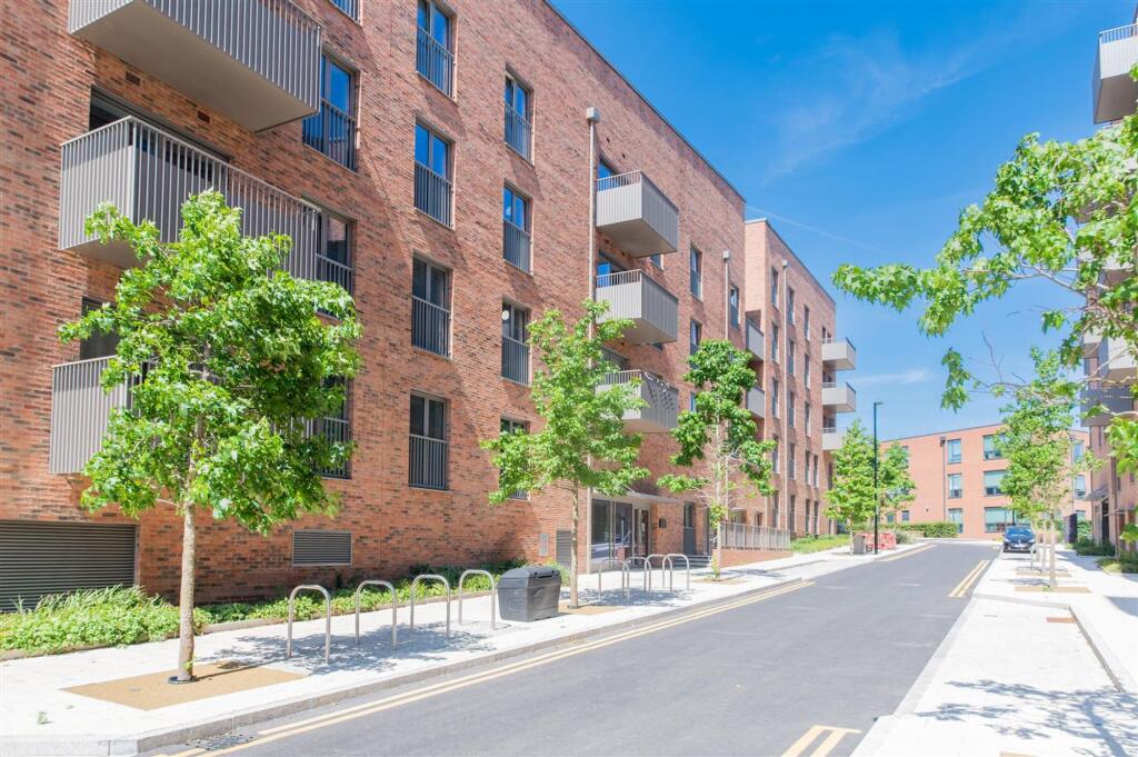 2 bed 1st Floor Flat for rent in Finchley. From Squires Estates - Mill Hill