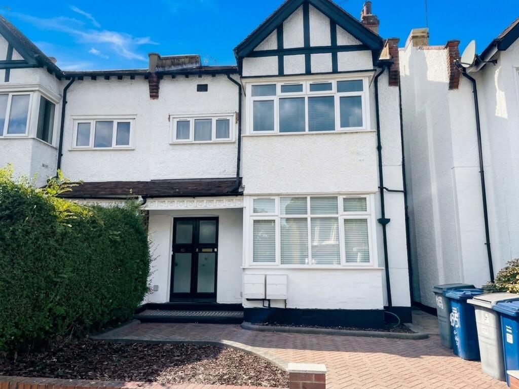 2 bed 1st Floor Flat for rent in London. From Squires Estates - Mill Hill