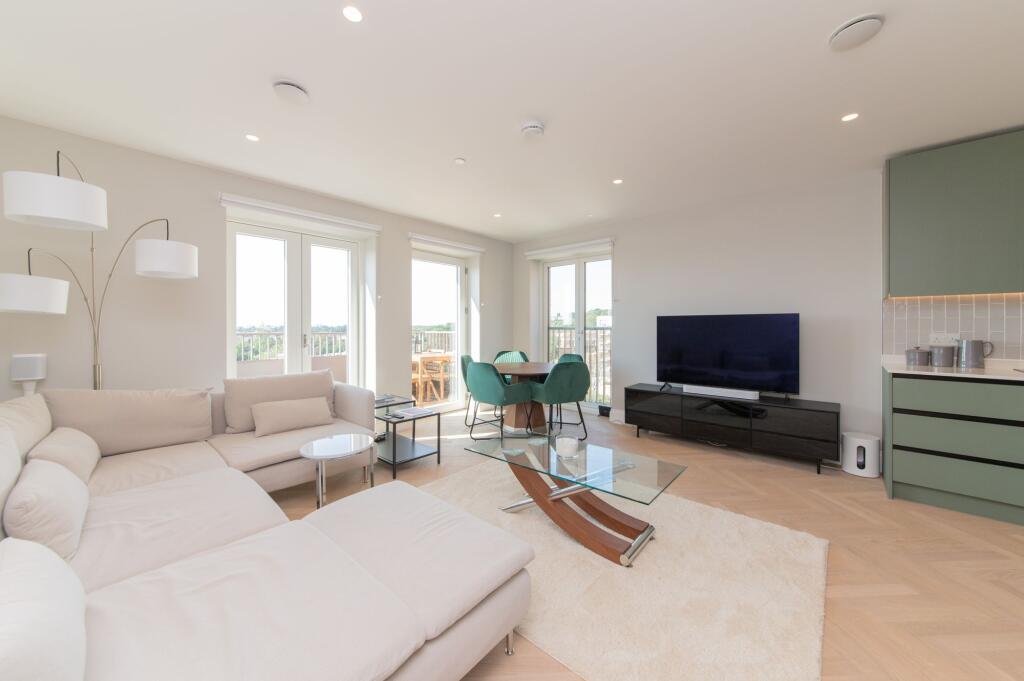 2 bed 1st Floor Flat for rent in London. From Squires Estates - Mill Hill