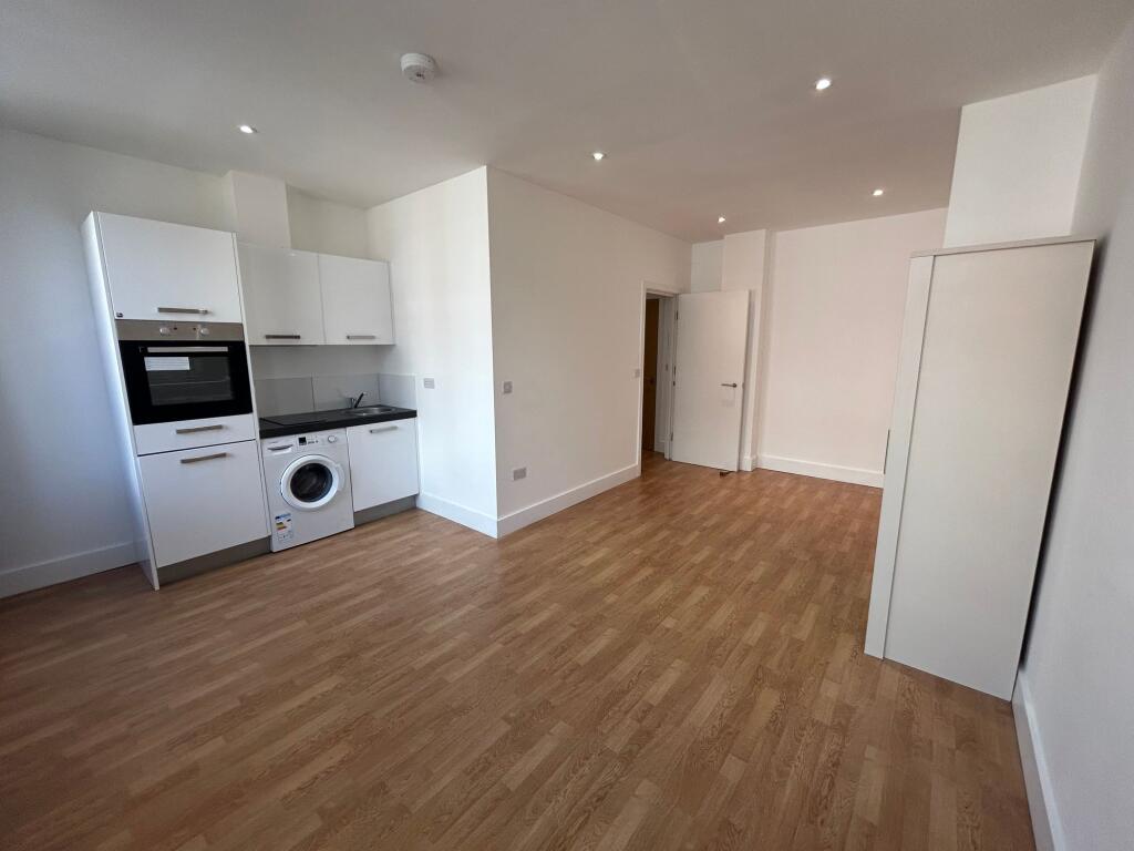 0 bed Studio for rent in Borehamwood. From Squires Estates - Mill Hill 0 bed Studio for rent in Borehamwood. From Squires Estates - Mill Hill