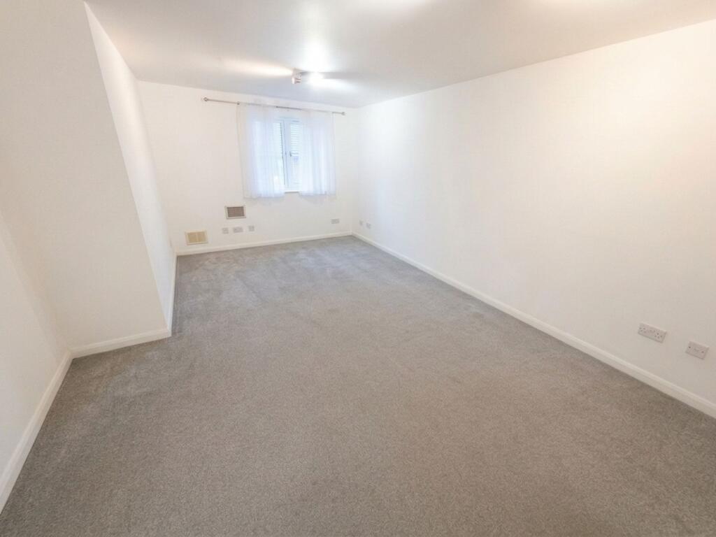 1 bed 1st Floor Flat for rent in Hendon. From Squires Estates - Mill Hill