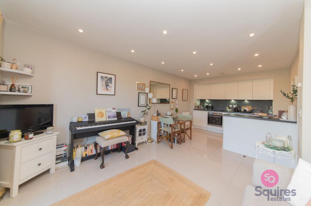 1 bed 1st Floor Flat for rent in Hendon. From Squires Estates - Mill Hill