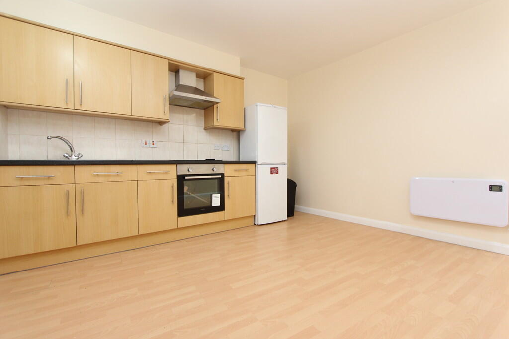 2 bed Apartment for rent in Ruislip. From PK Properties