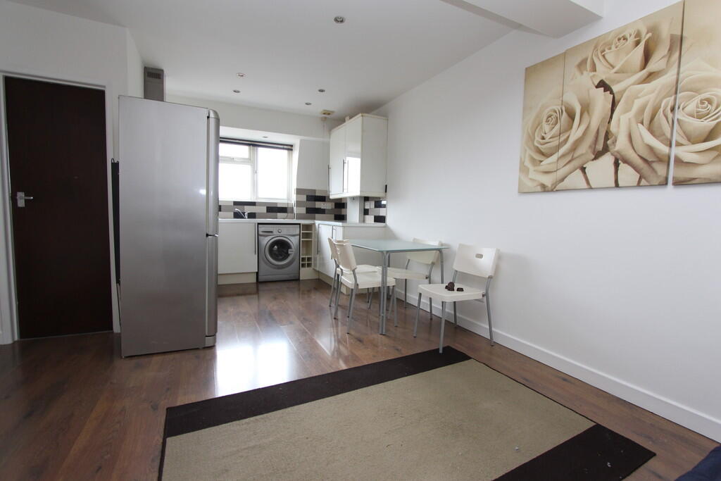 1 bed Apartment for rent in Pinner. From PK Properties