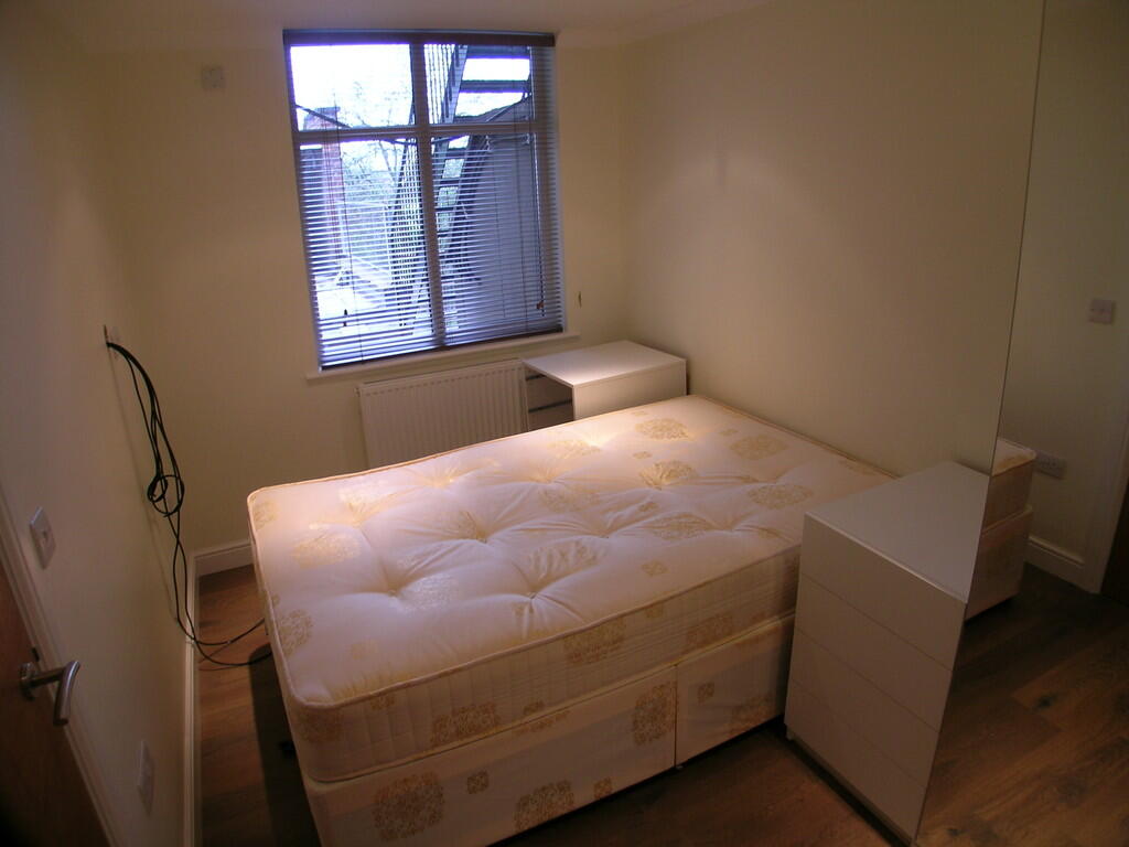 3 bed 1st Floor Flat for rent in Pinner. From PK Properties