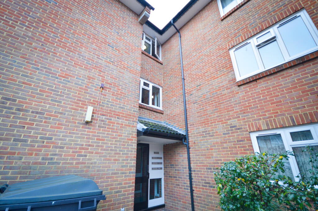 2 bed House (unspecified) for rent in Wembley. From Hamilton Estates - Wembley