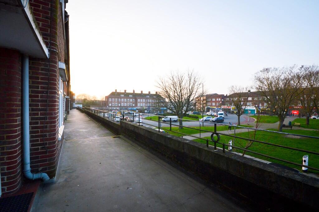 3 bed Apartment for rent in Kenton. From Hamilton Estates - Wembley