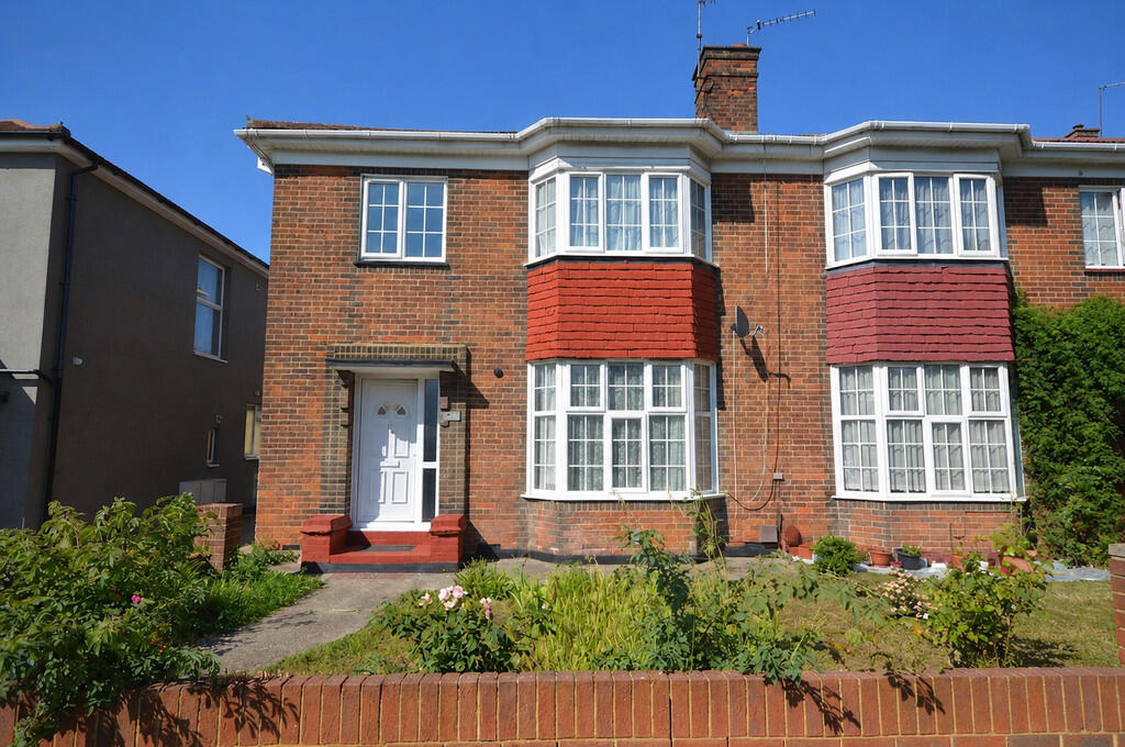 4 bed Semi Detached for rent in Wembley. From Hamilton Estates - Wembley 4 bed Semi Detached for rent in Wembley. From Hamilton Estates - Wembley