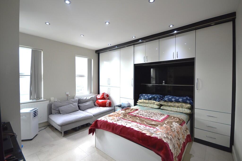 4 bed Studio for rent in Wembley. From Hamilton Estates - Wembley