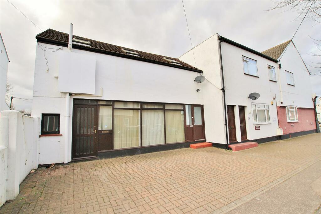1 bed Flat for rent in Hadleigh. From Turner Estates